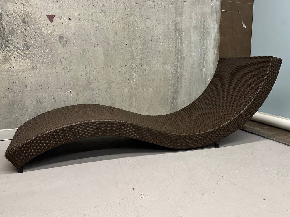 Шезлонг-лежак плетеный Tama коричневый люкс