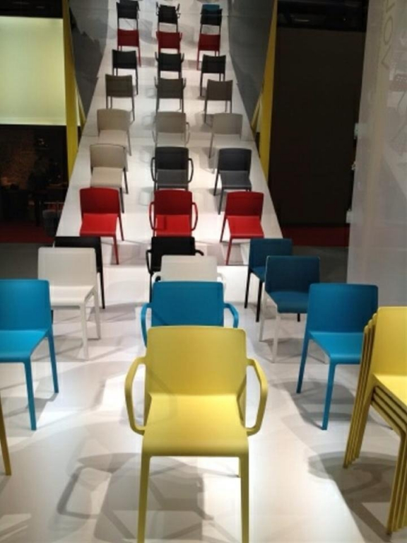 Стул пластиковый Volt серый