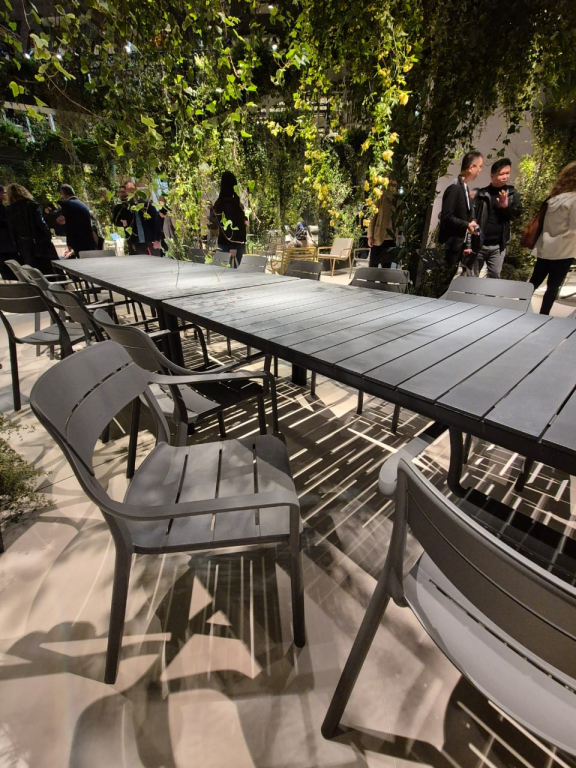 Кресло пластиковое Cassia антрацит