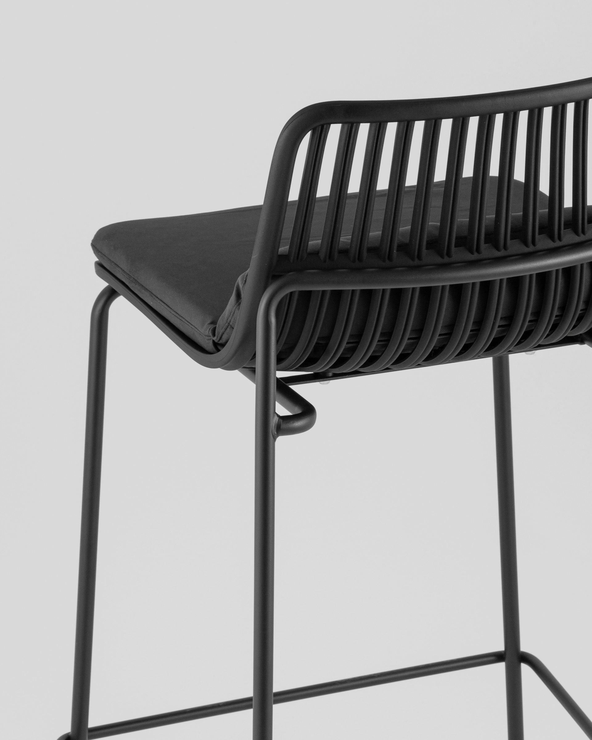 Стул барный Louran с подушкой чёрный