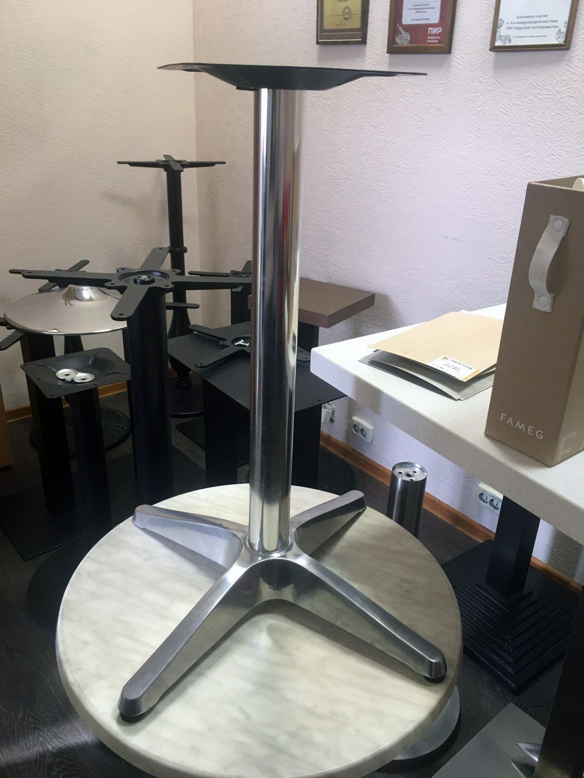 Подстолье 1012EM