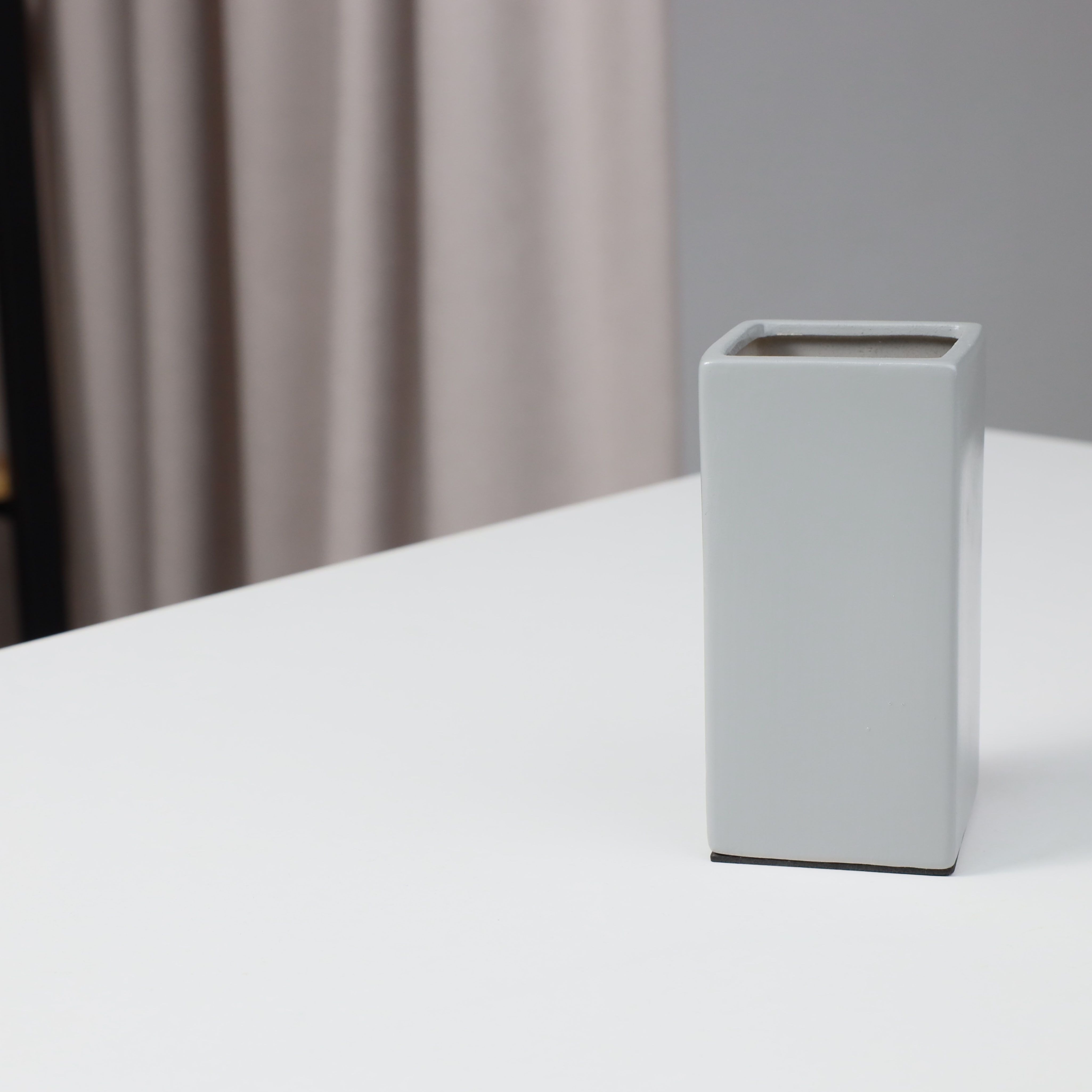 Ваза керамическая EASY, серый, 7.8*15см