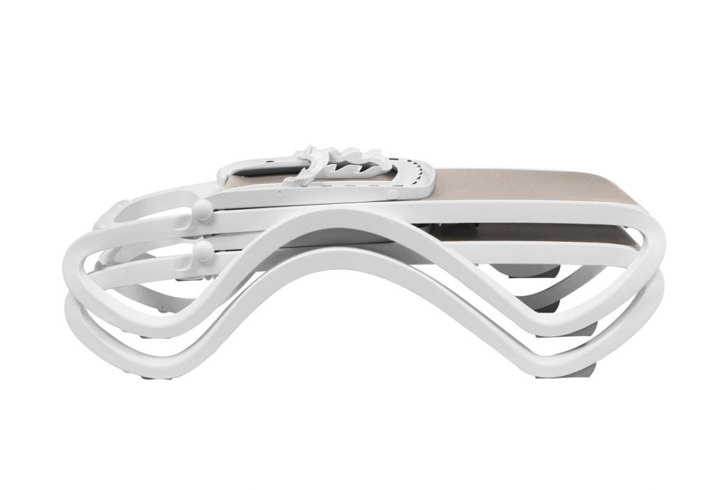 Шезлонг-лежак пластиковый Omega антрацит