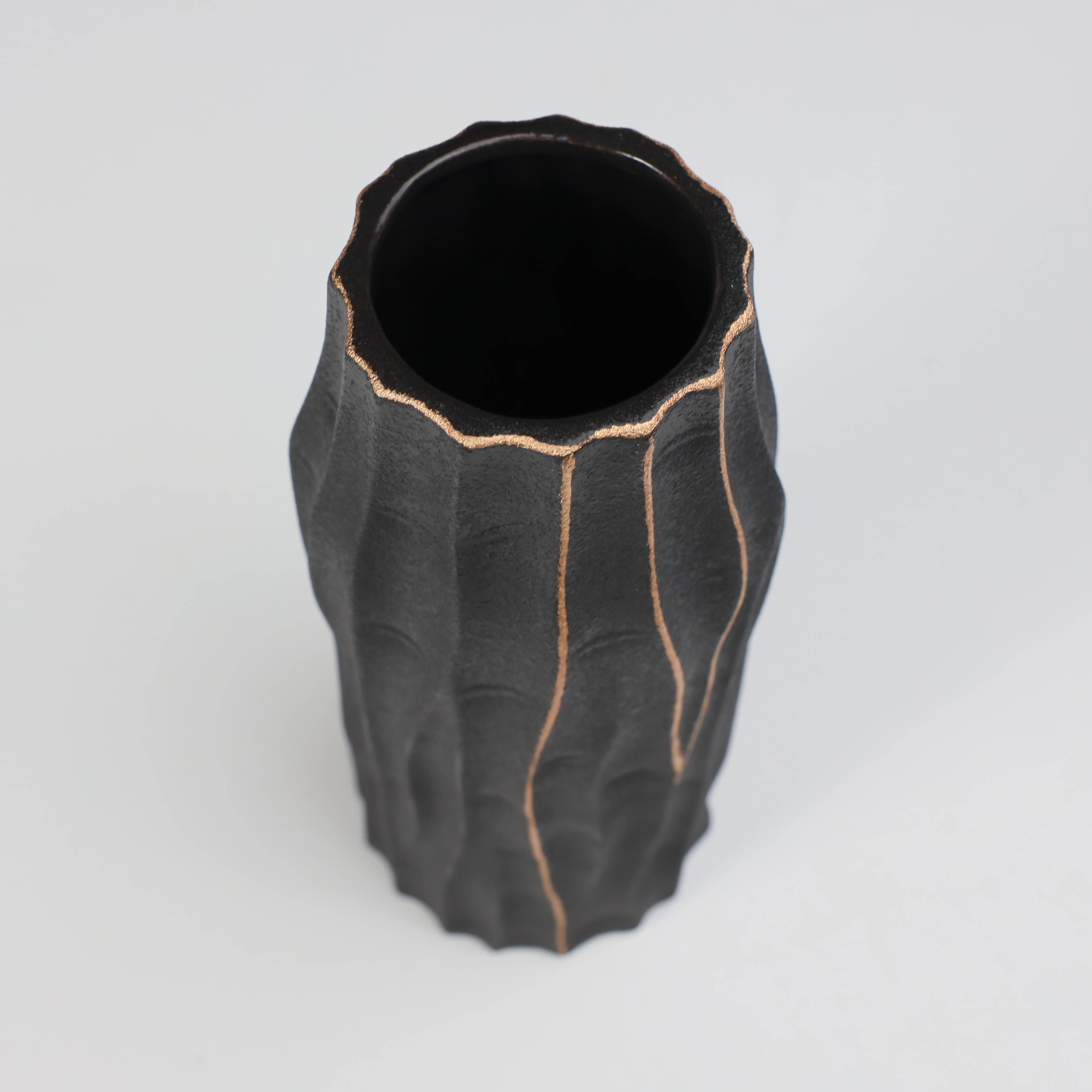 Ваза керамическая WOOD, черный, 9,5*9,5*20см