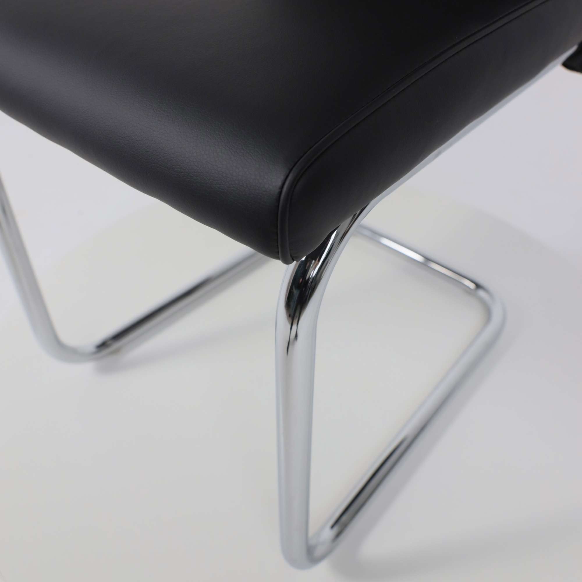 Стул Ronald, черный, экокожа