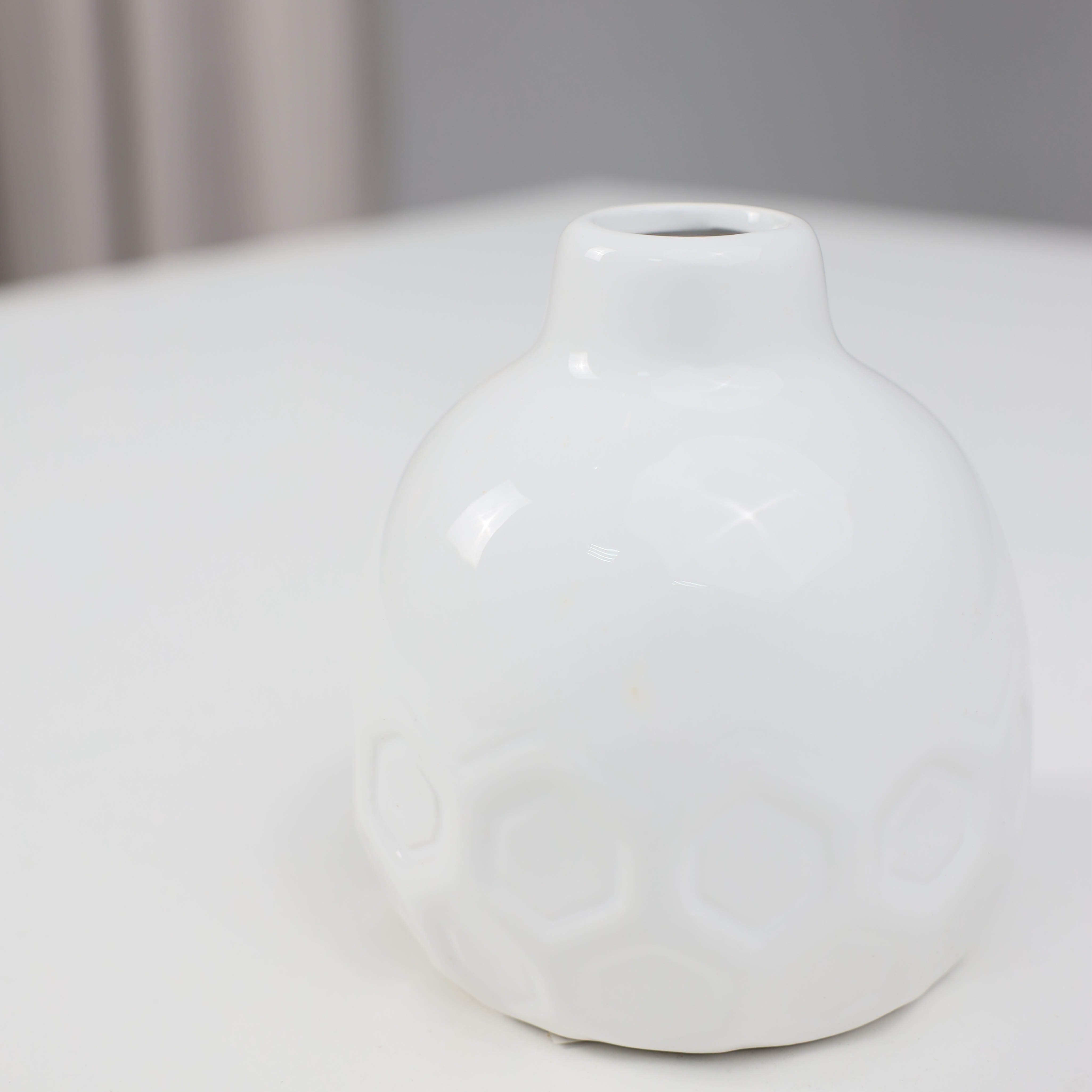 Ваза керамическая MONK, белый, 9,5*9,5*10см