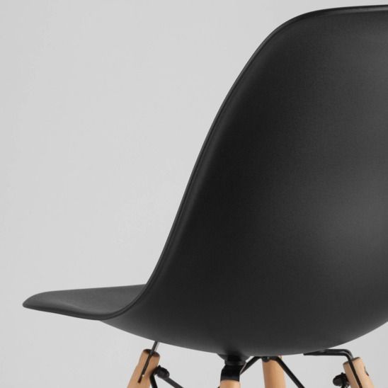 Стул Eames Черный