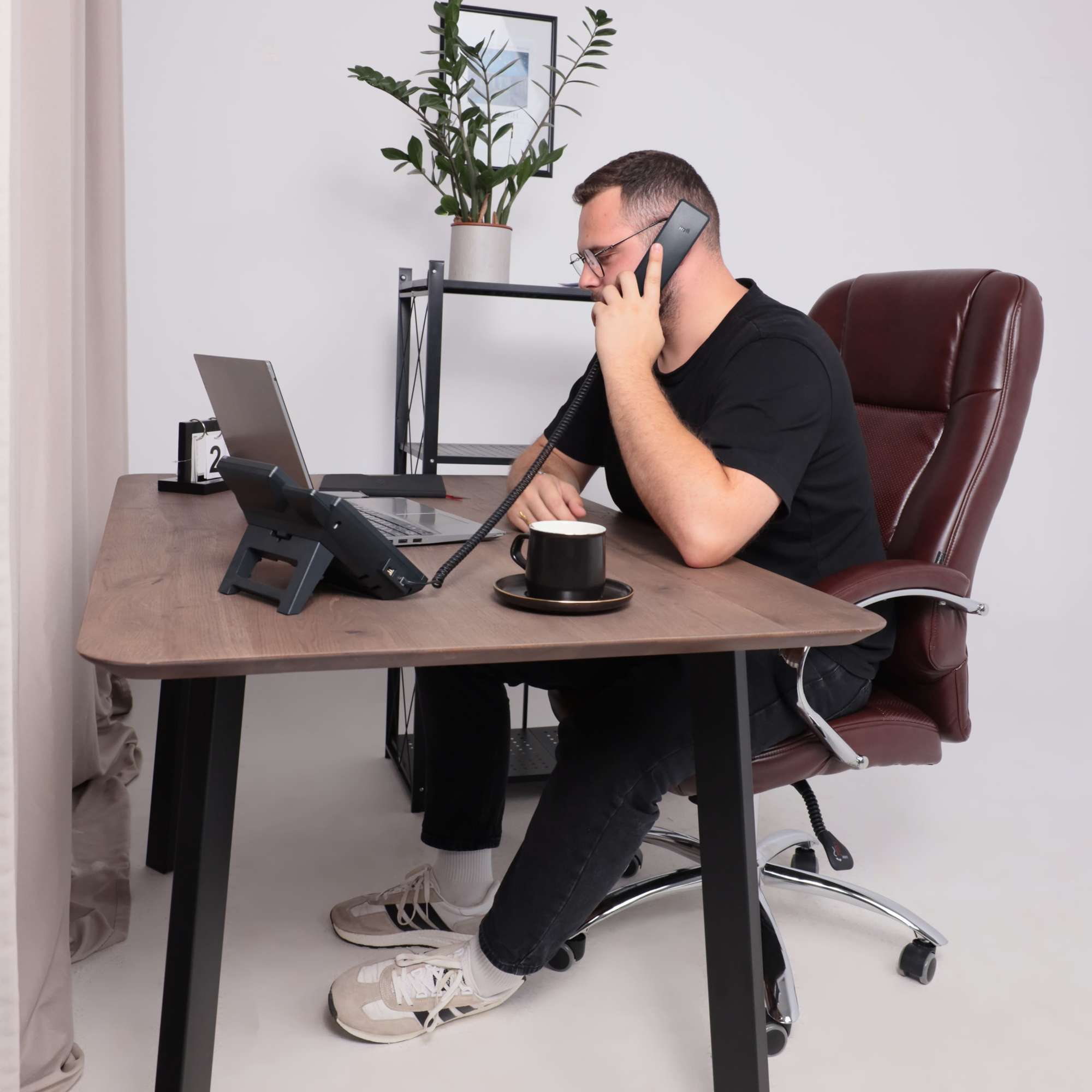 Кресло поворотное King, темно-коричневый, экокожа