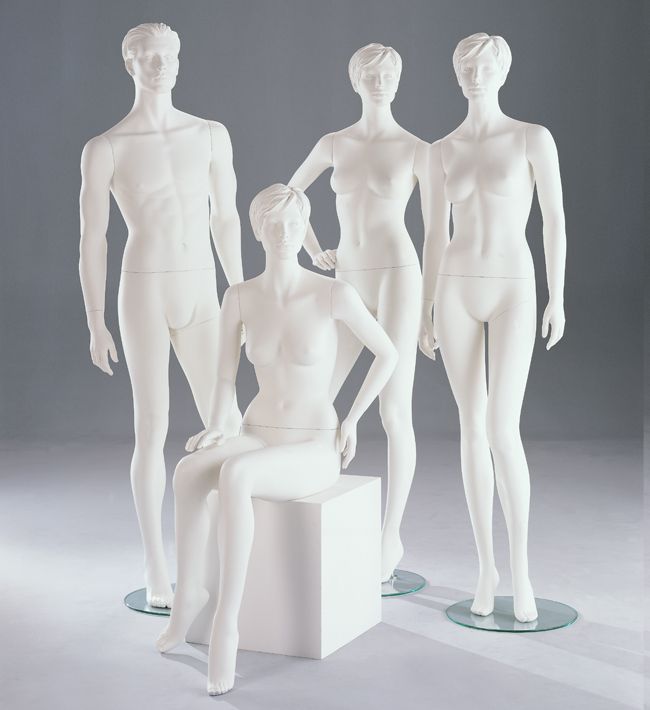 Как привлечь клиентов в магазин с помощью манекенов?