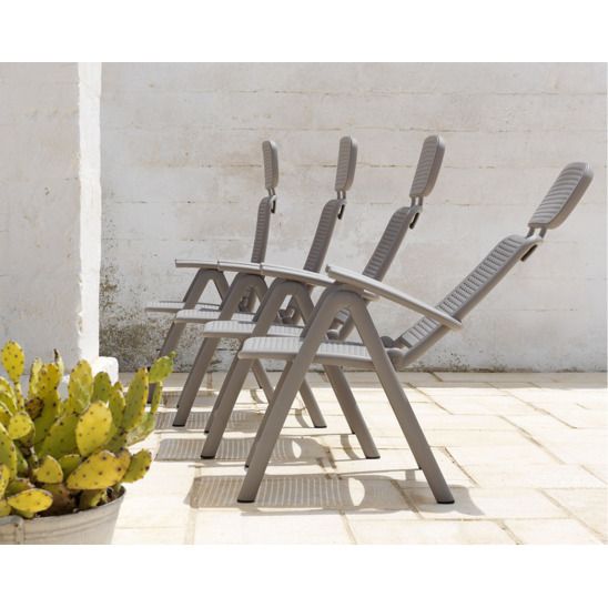 Кресло пластиковое складное Acquamarina, тортора