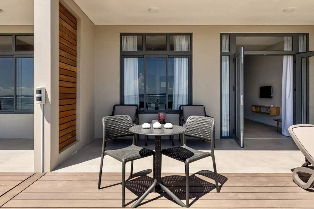 Стол пластиковый обеденный Step + Step Mini антрацит