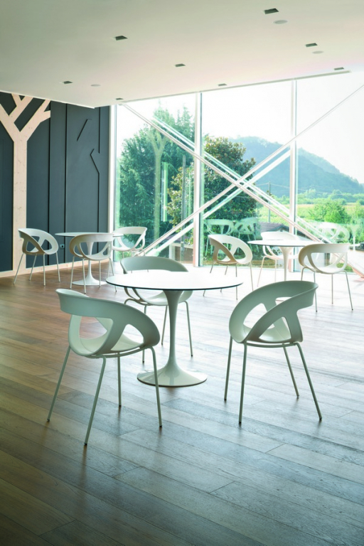 Кресло пластиковое Moema 69 тортора