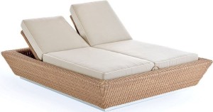 Лаунж-лежак плетеный Zoe бежевый люкс