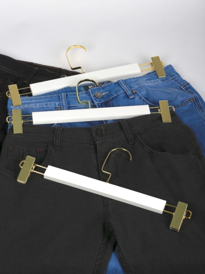 Набор белых вешалок для одежды с зажимами (10 шт)