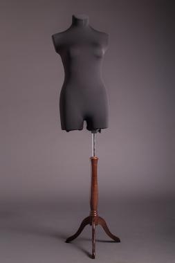 D-10 Манекен портной (48-50) женский с бедром мягкий 98*78*102 см