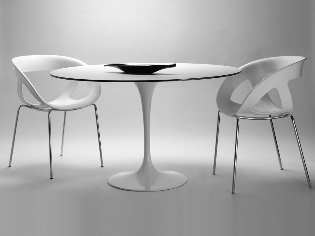 Кресло пластиковое Moema 69 оранжевый