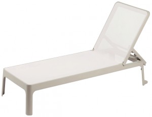 Шезлонг-лежак пластиковый Plano бежевый
