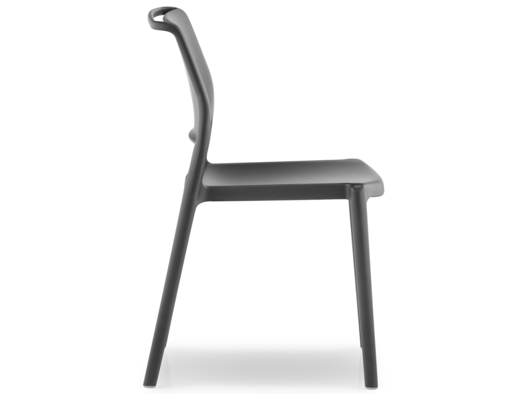 Стул пластиковый Ara черный