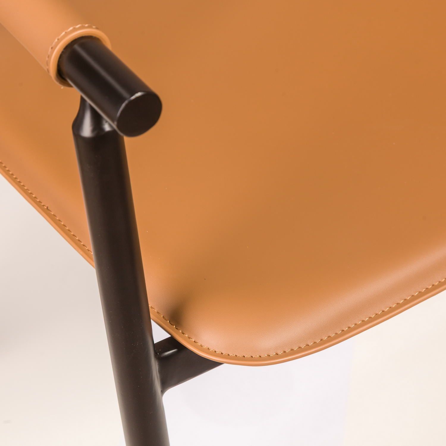 Стул с подлокотниками Сьют, коричневый