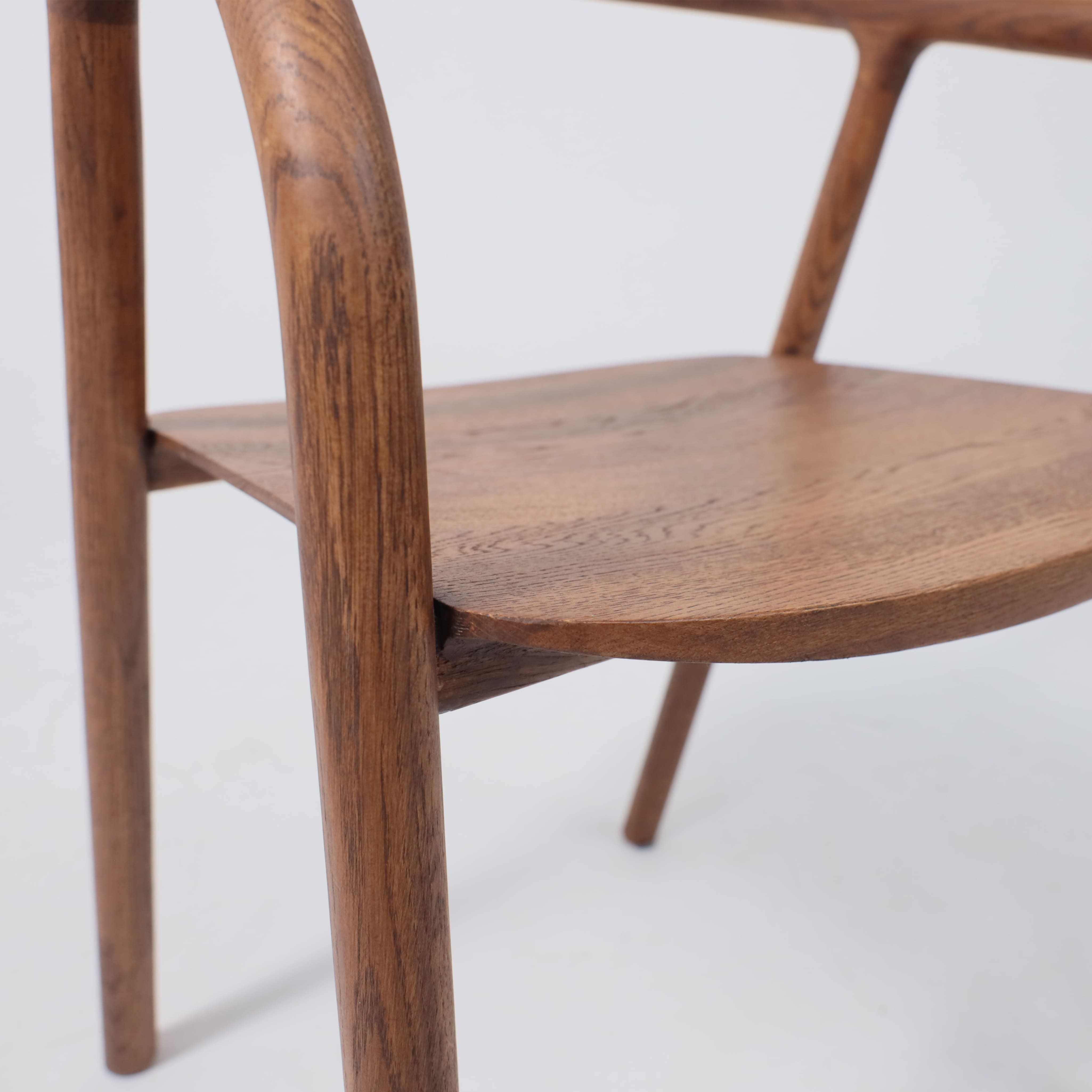 Стул Био, покрытие коньяк, массив дуба