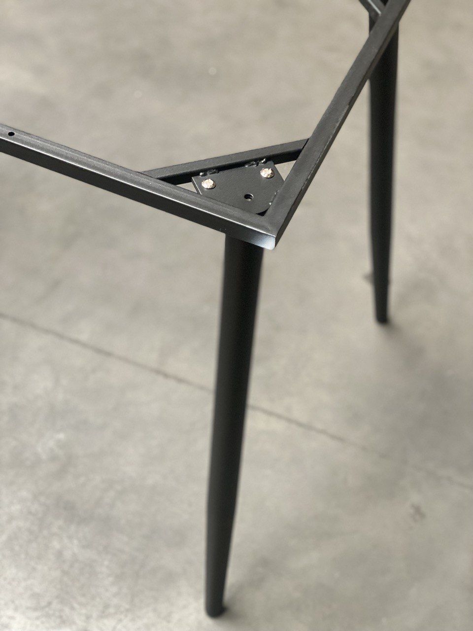 Подстолье 1079EM