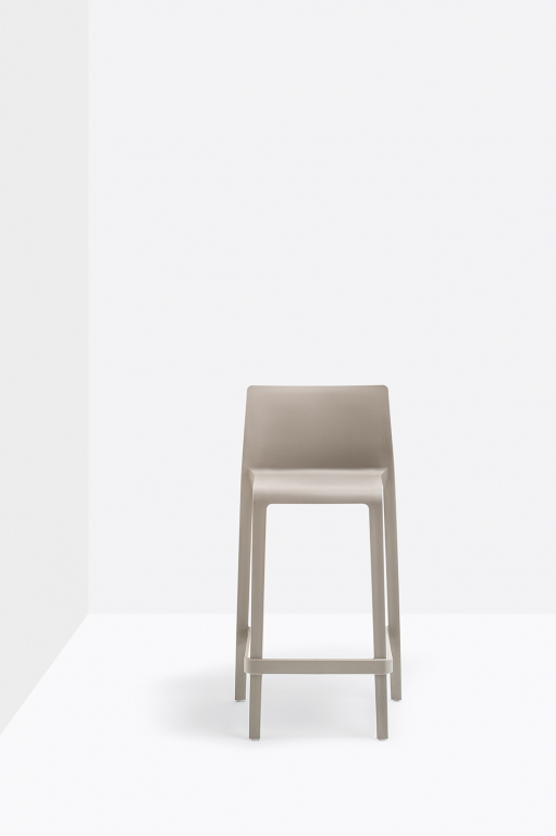 Стул пластиковый полубарный Volt бежевый