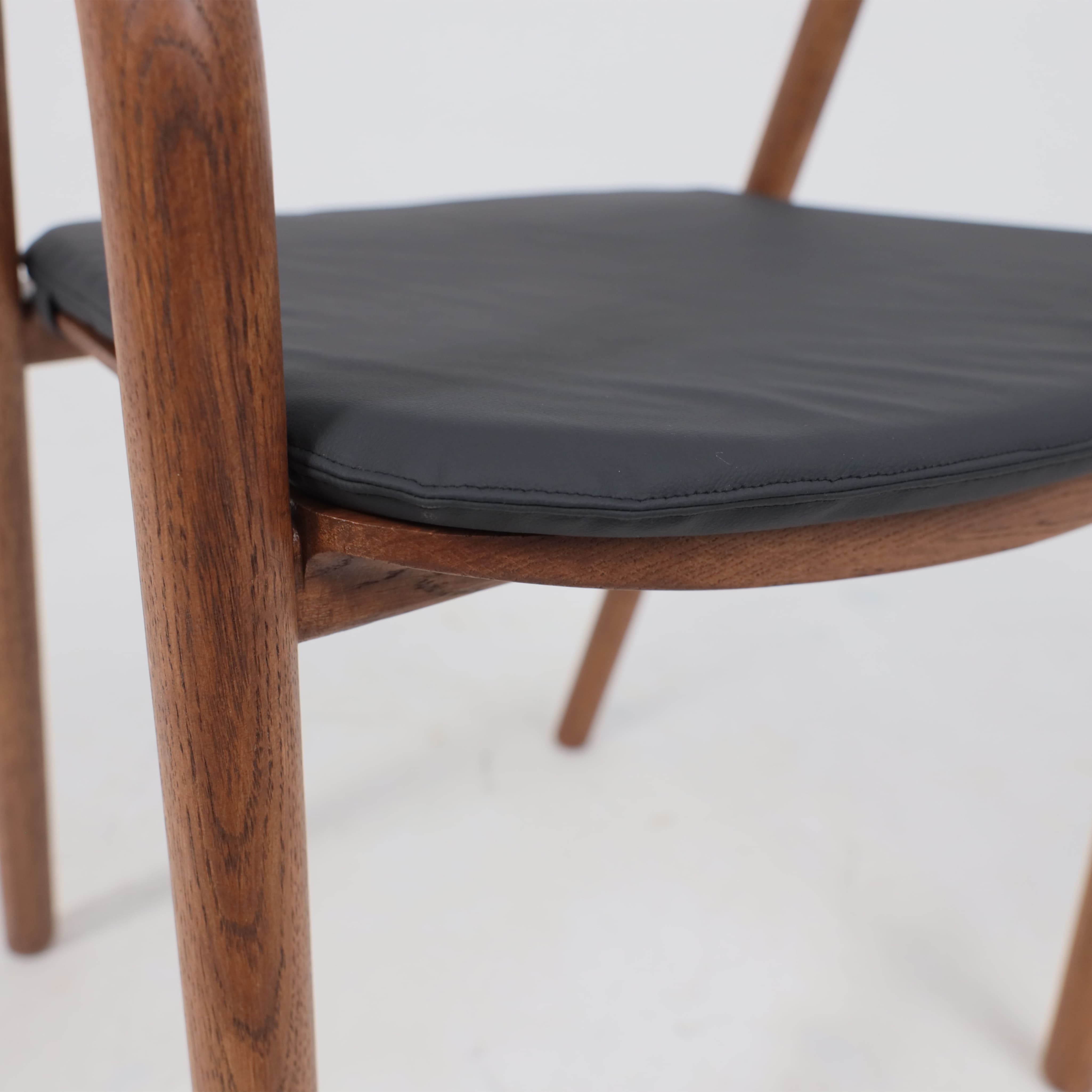 Стул Био, покрытие коньяк, массив дуба