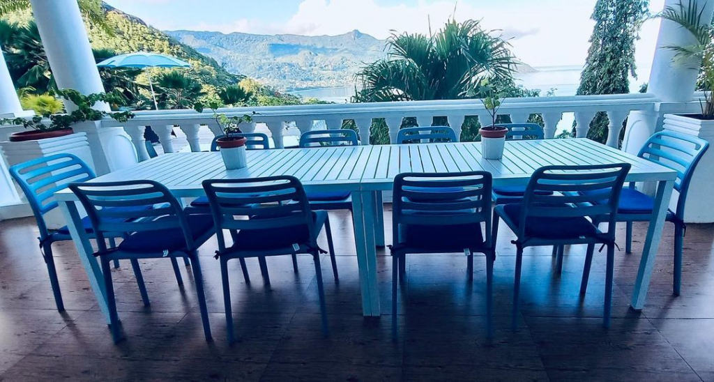 Стол пластиковый обеденный Cube 140x80 белый