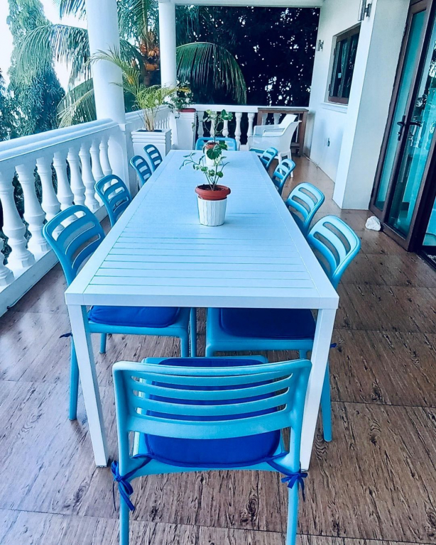 Стол пластиковый обеденный Cube 140x80 белый