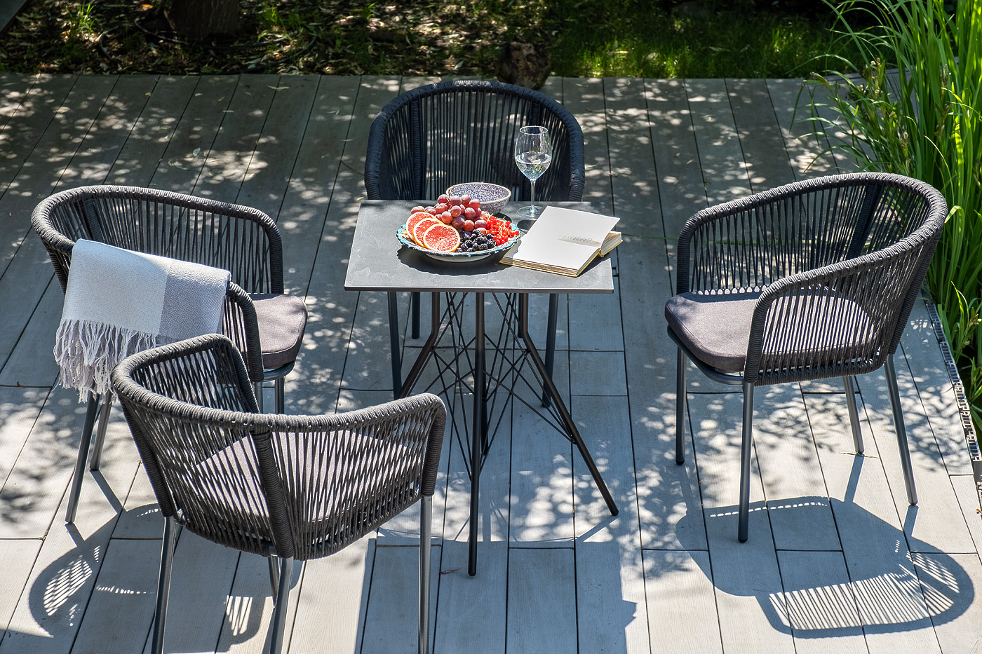 "Конте" интерьерный стол из HPL 63x63см