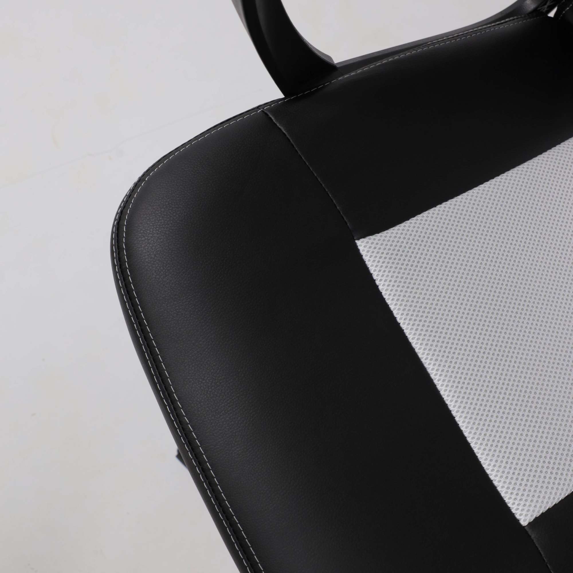 Кресло поворотное Flaviy, черный/серый/белый, ткань