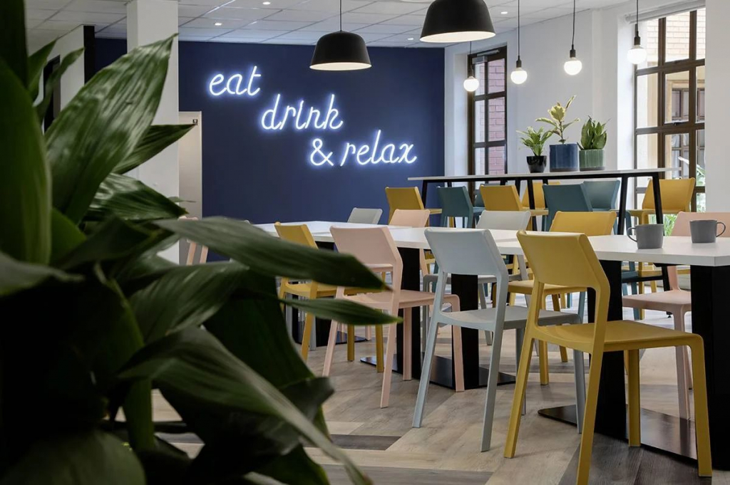 Стул пластиковый Trill Bistrot розовый
