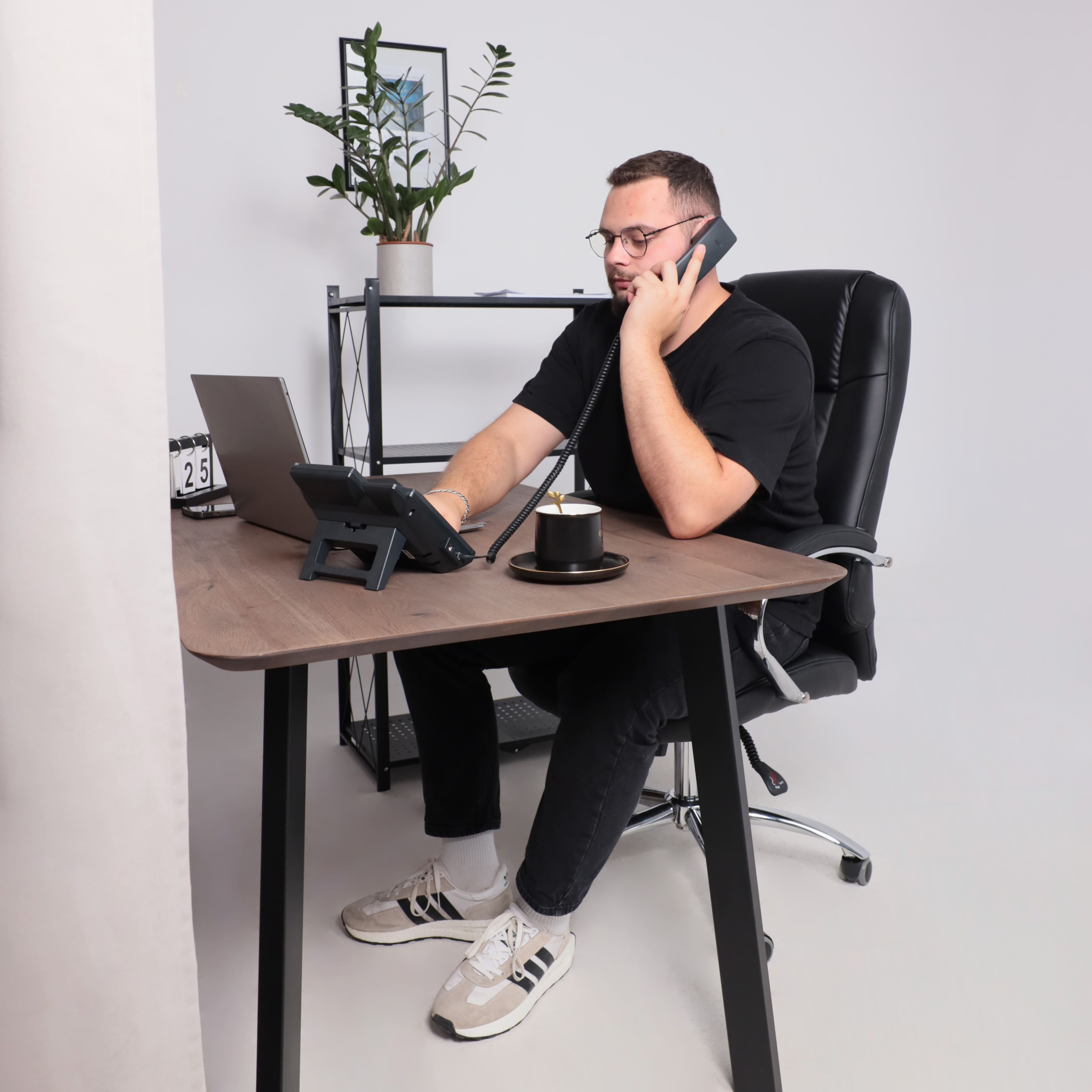 Кресло поворотное KING A, ECO, черный