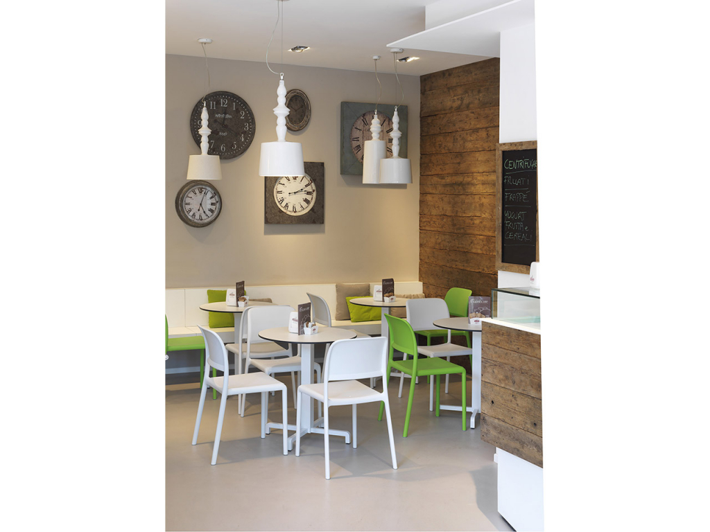 Стул пластиковый Riva Bistrot белый