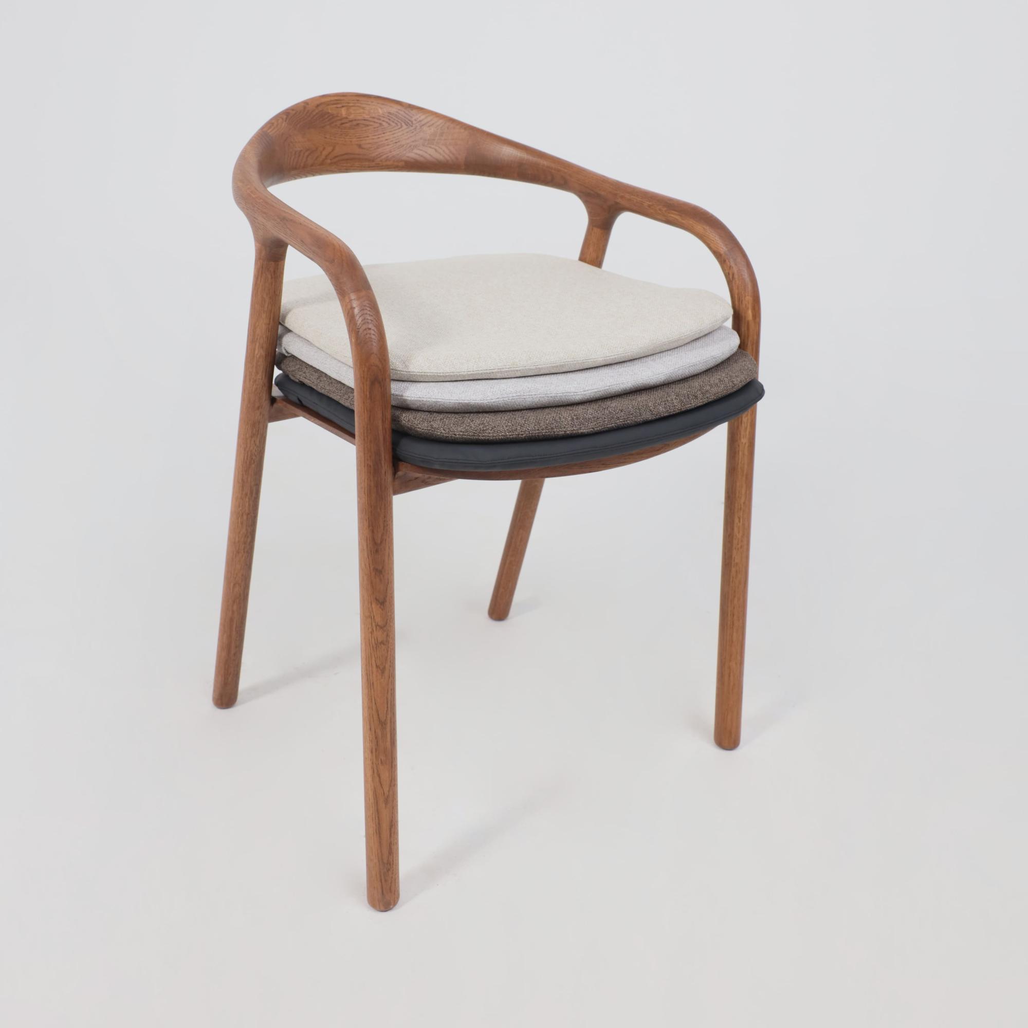 Стул Био, покрытие бесцветное, массив дуба