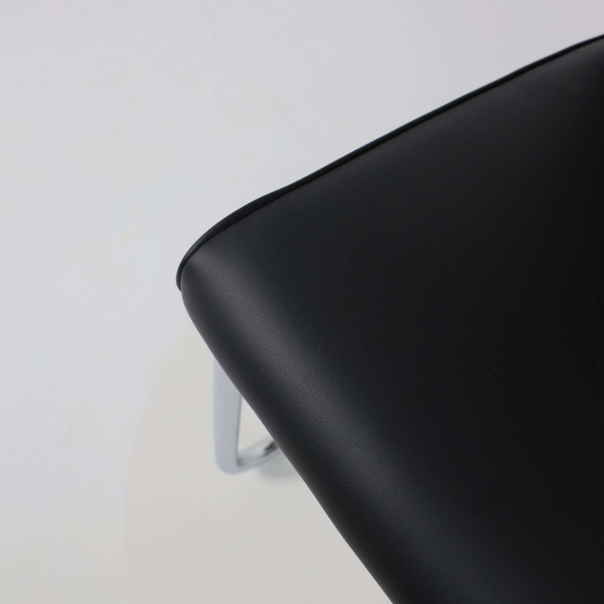 Стул Ronald, черный, экокожа