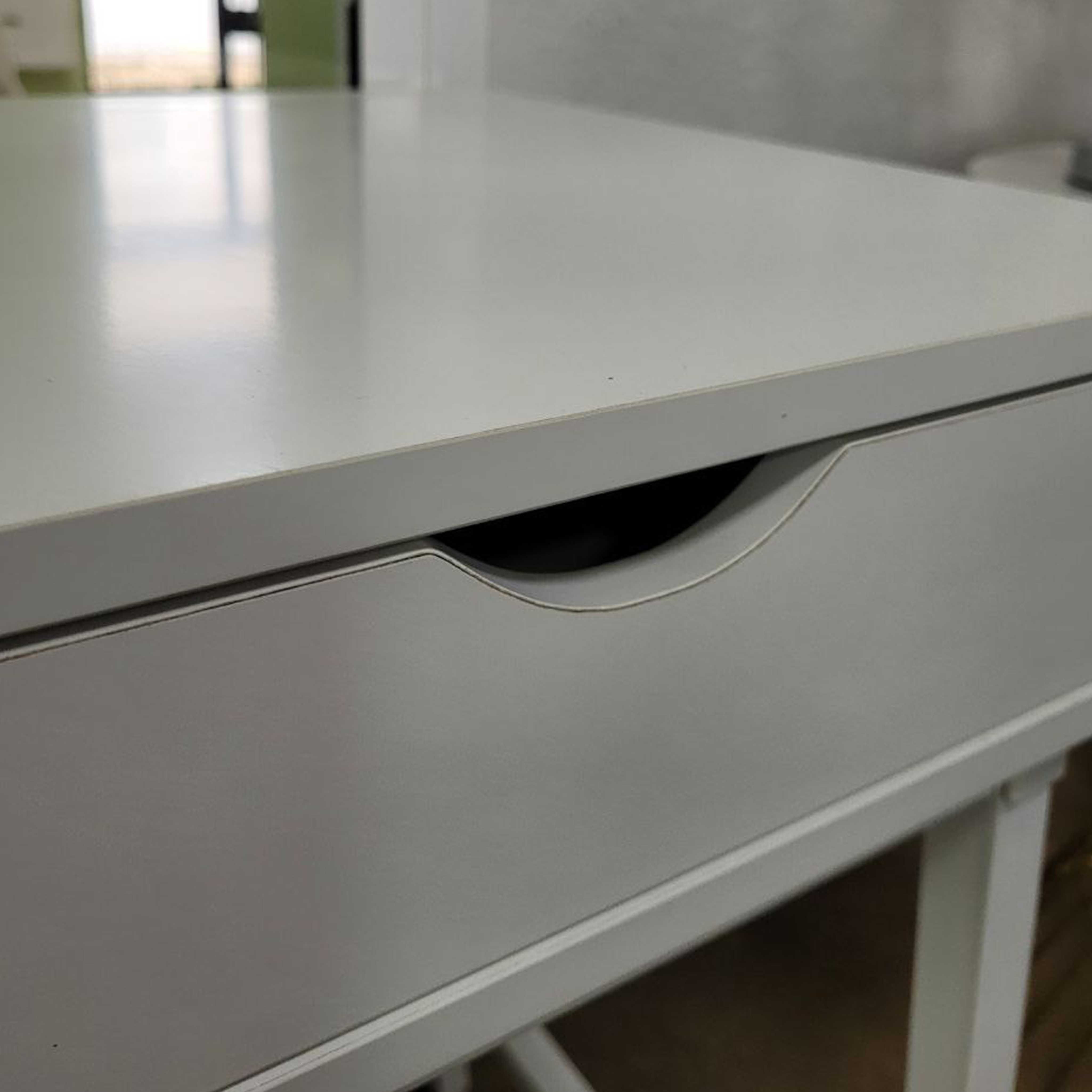 Стол письменный Agat, белый, лдсп