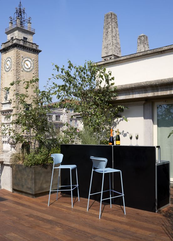 Стул барный пластиковый Lisa Technopolymer голубой