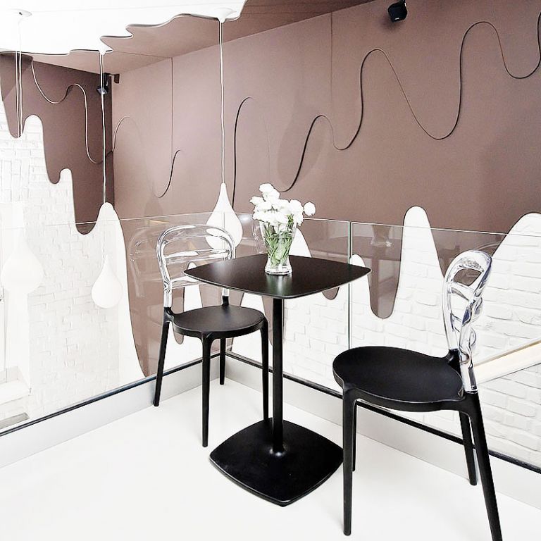 Стул пластиковый Miss Bibi черный, прозрачный