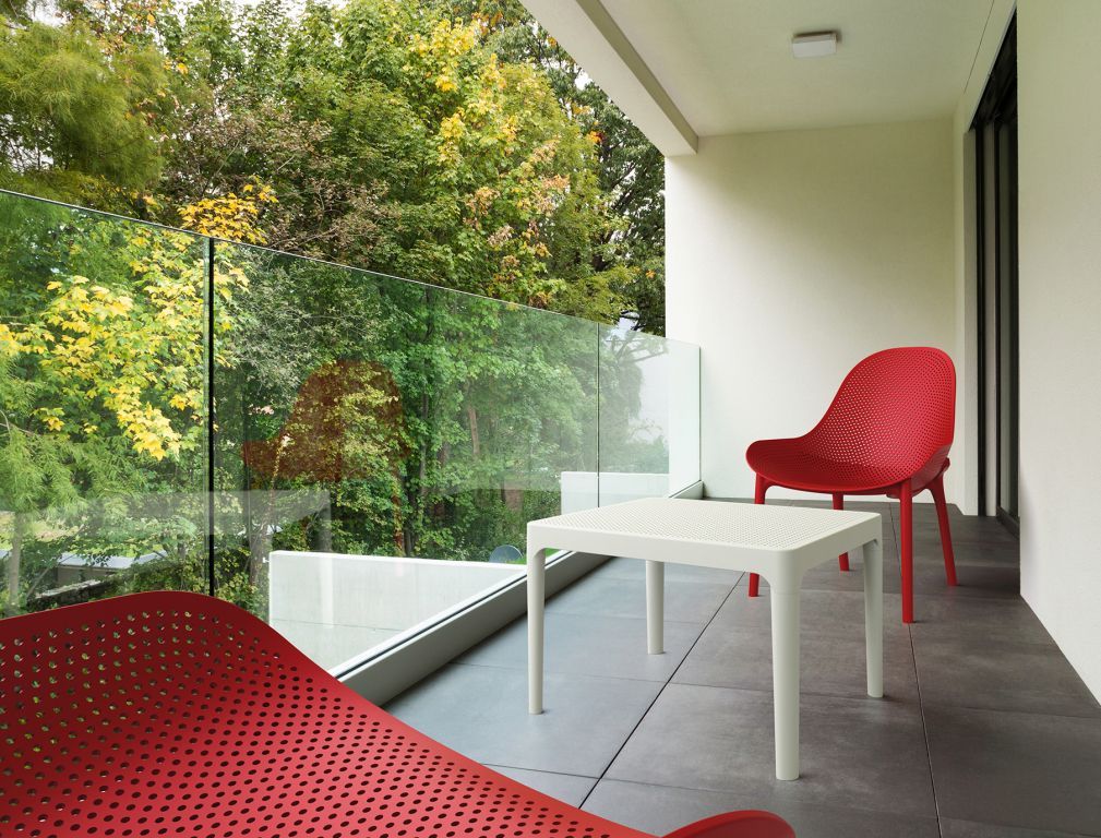 Столик пластиковый журнальный Sky Side Table белый