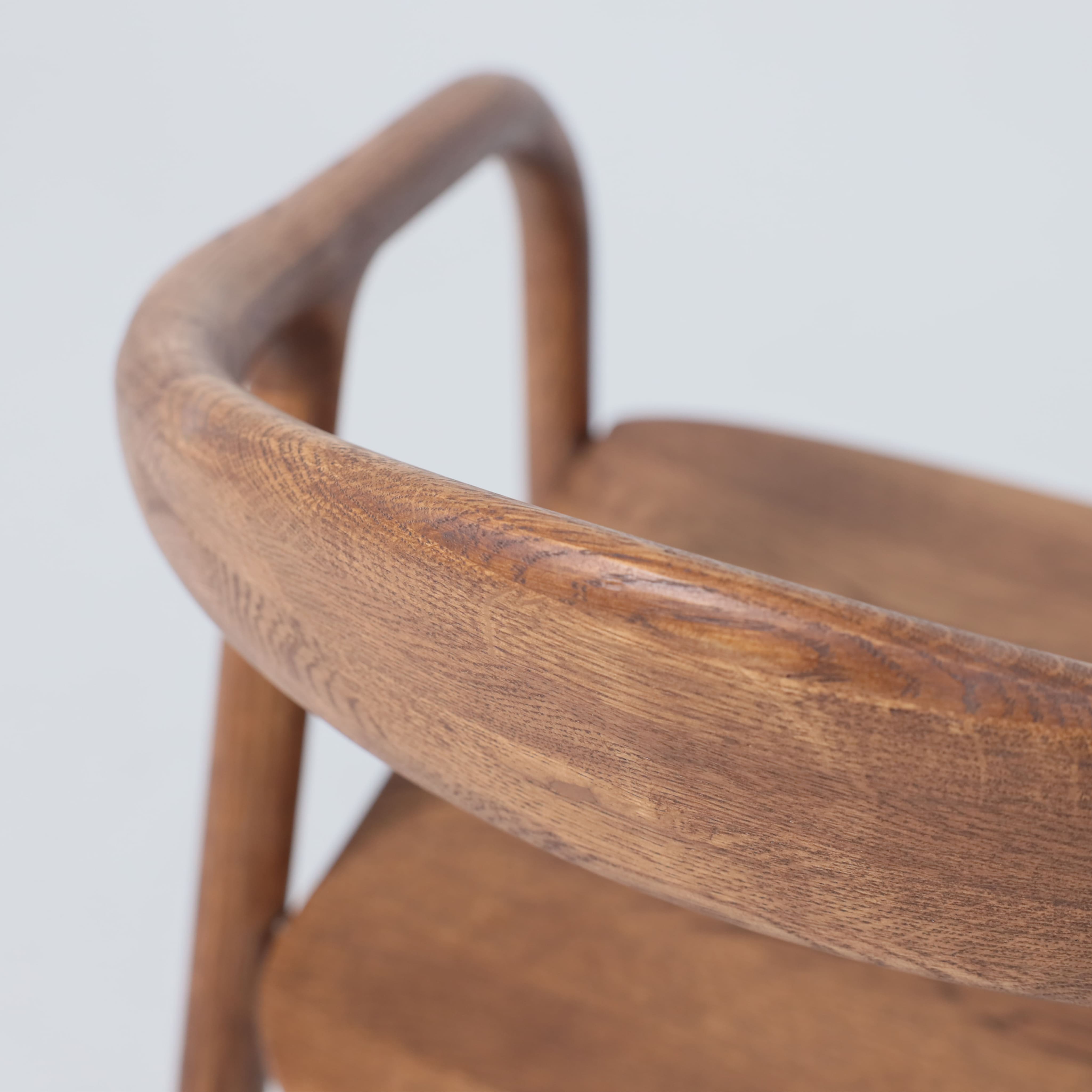 Стул Био, покрытие коньяк, массив дуба