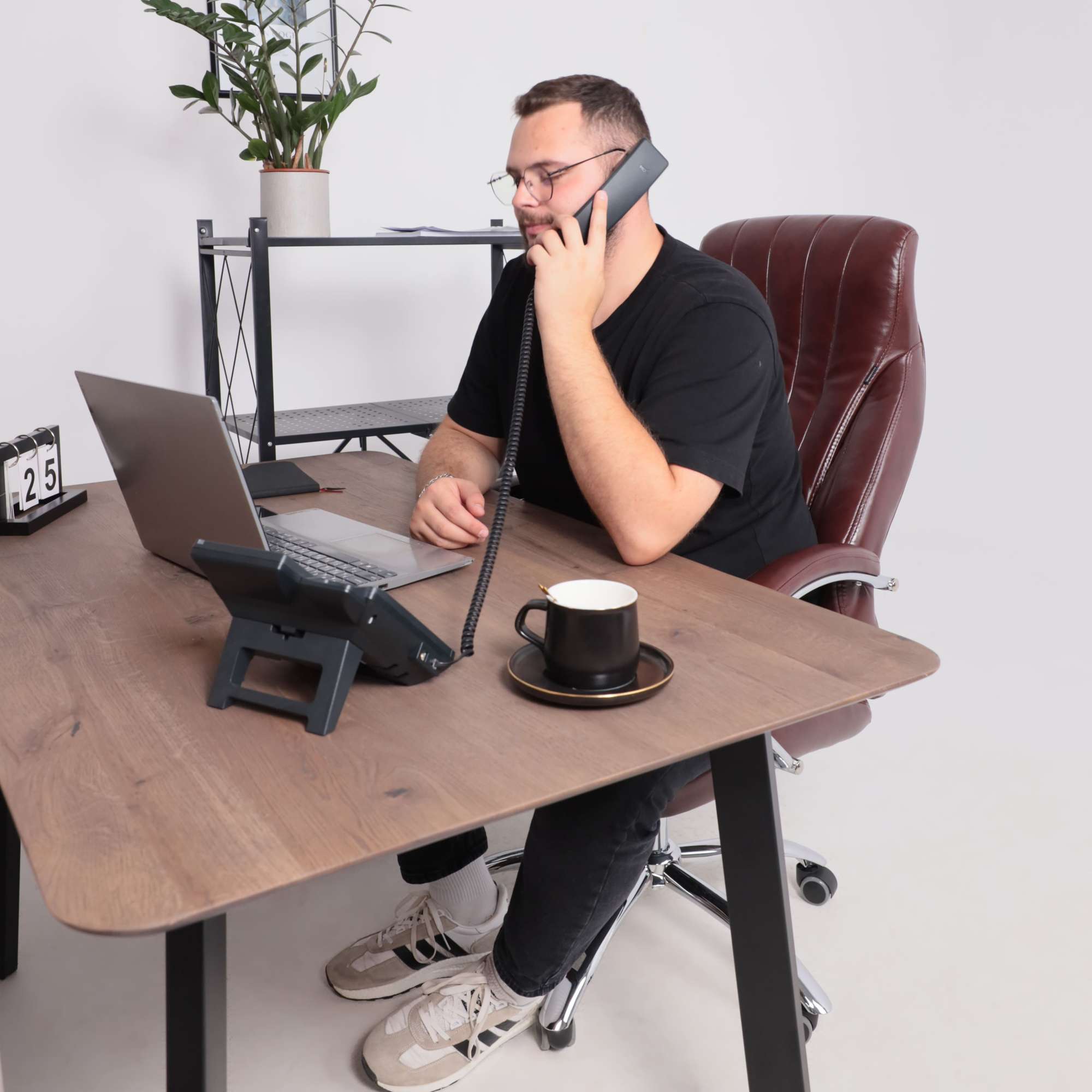 Кресло поворотное MASTIF, ECO, темно-коричневый