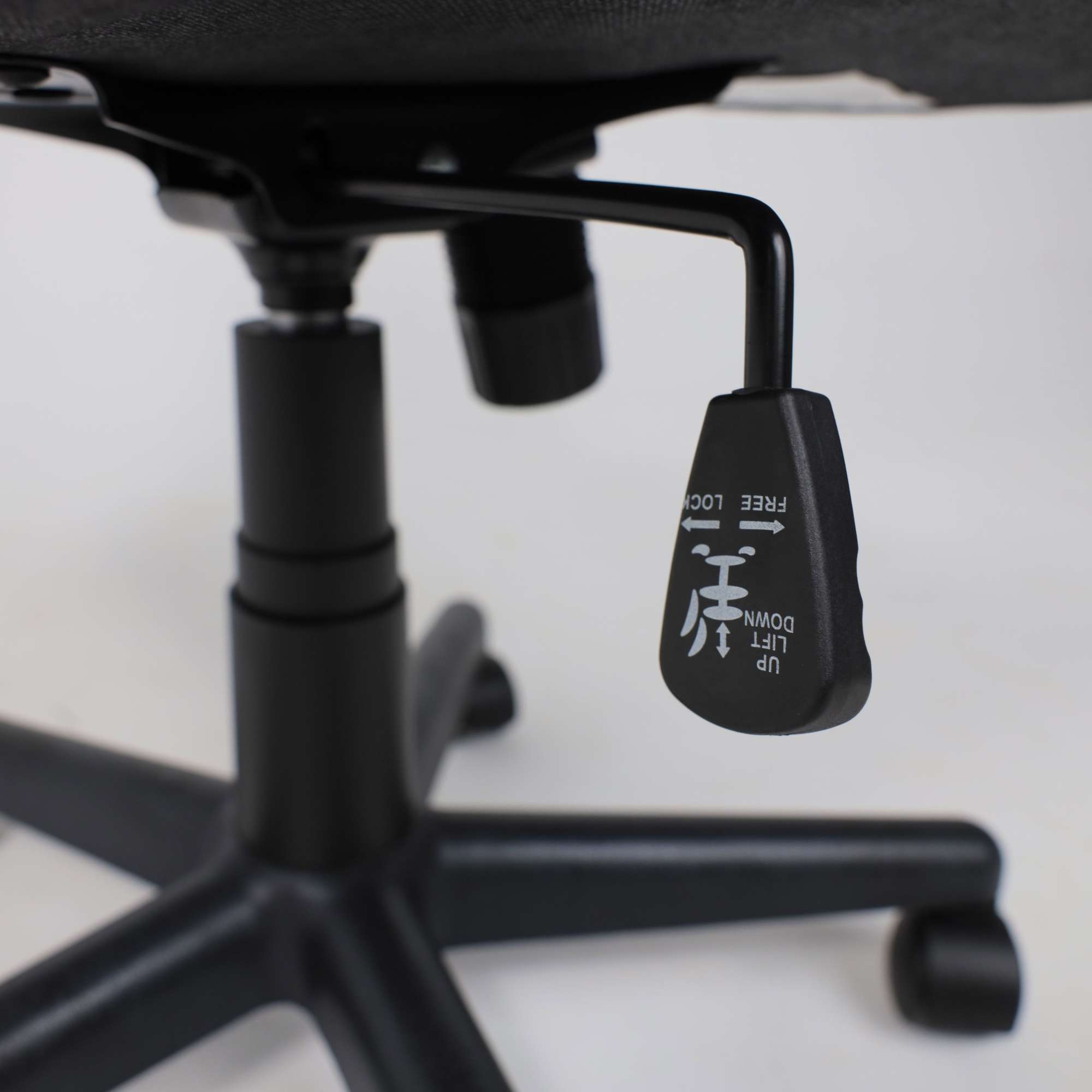 Кресло поворотное Flaviy, черный/серый/синий, ткань