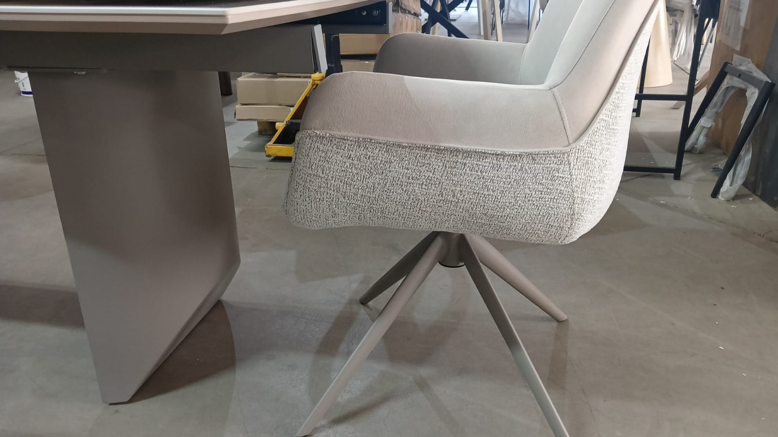 Стол ПУАНТО 200  BRECHA CREMA ELEGANCE, керамика / Латте каркас