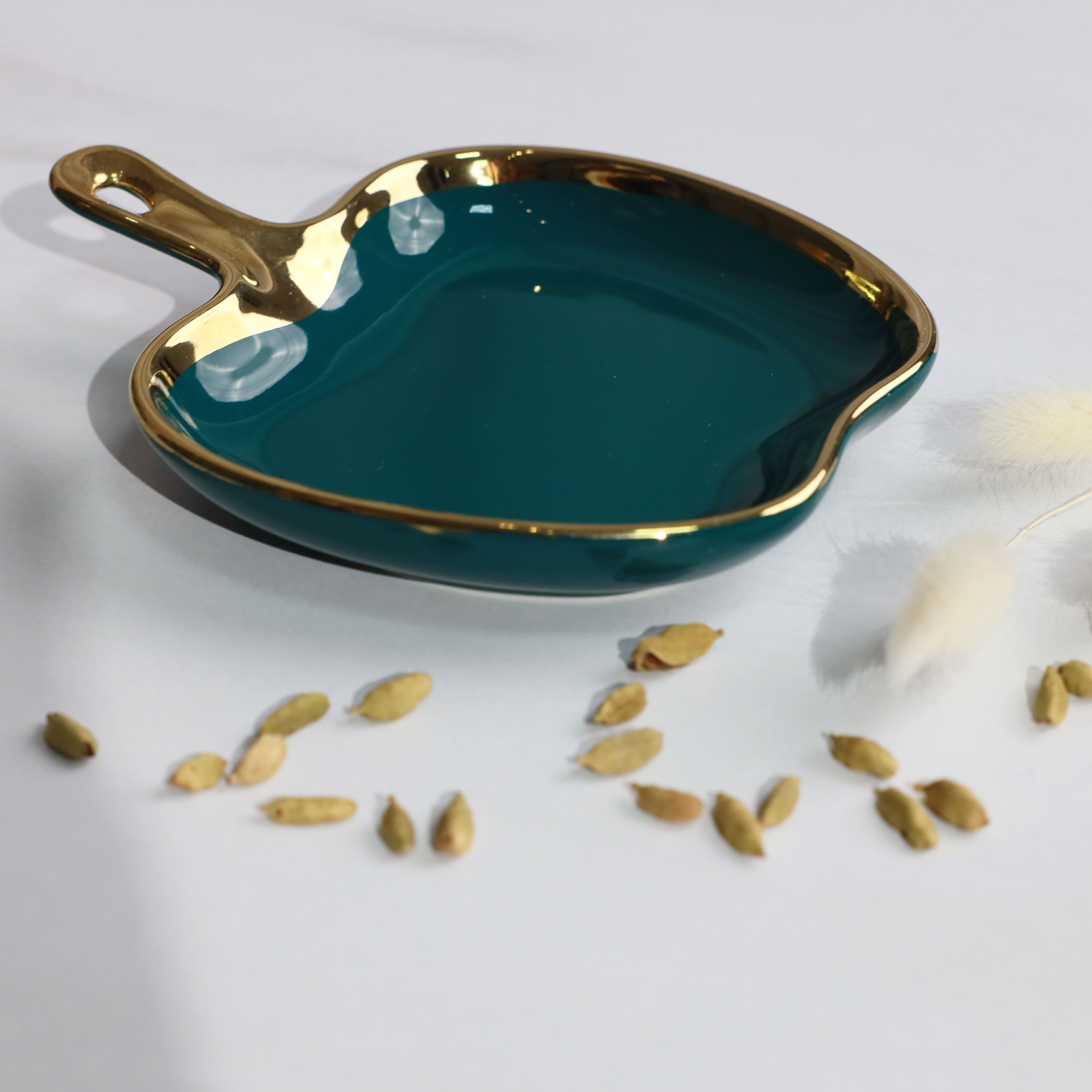 Блюдо фигурное MOONSHINE, керамика, темно-зеленый+золото, 23см