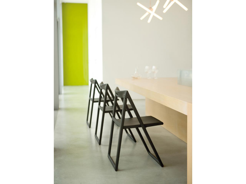 Стул пластиковый складной Enjoy черный