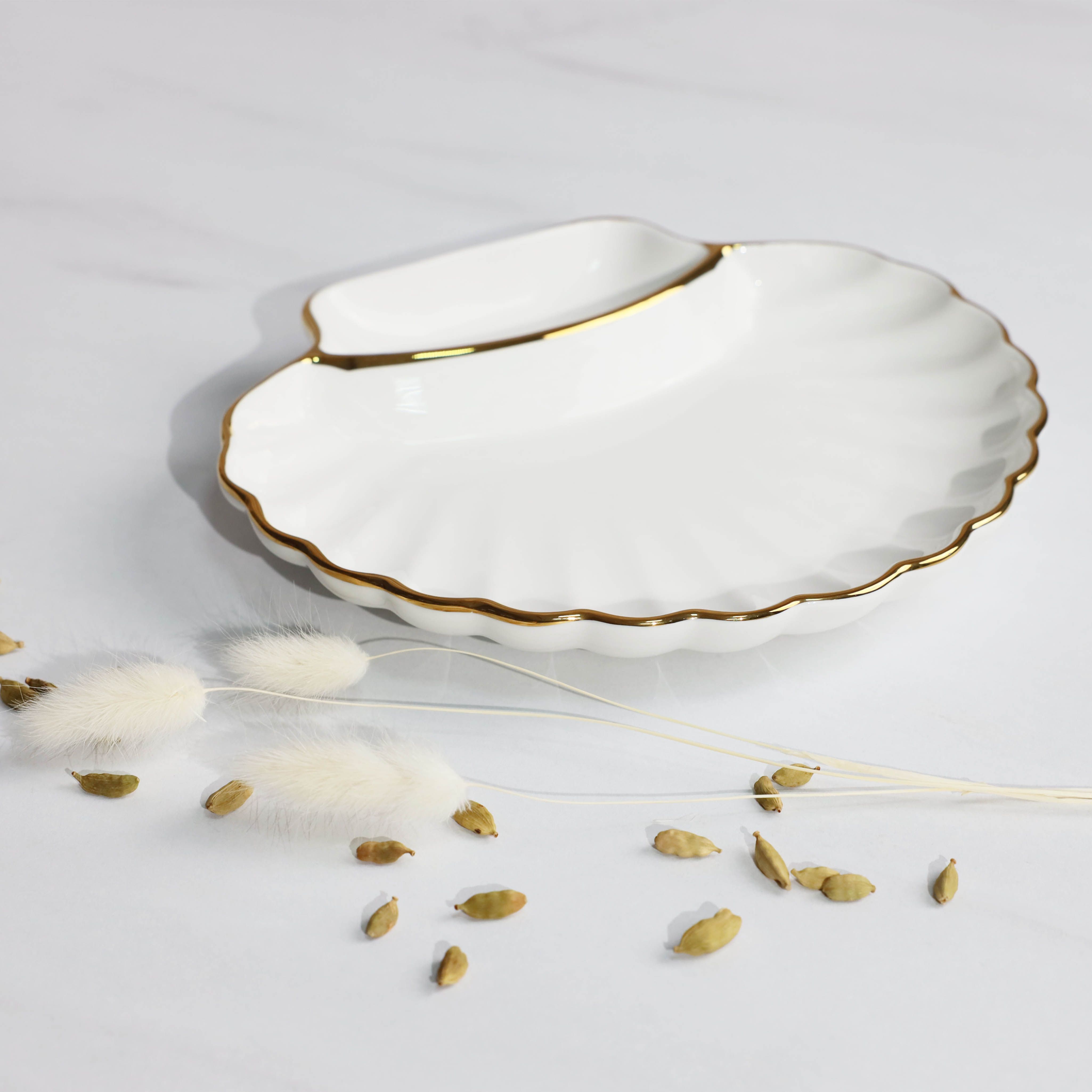 Блюдо фигурное MOONSHINE, керамика, белый+золото, 22*20*3см