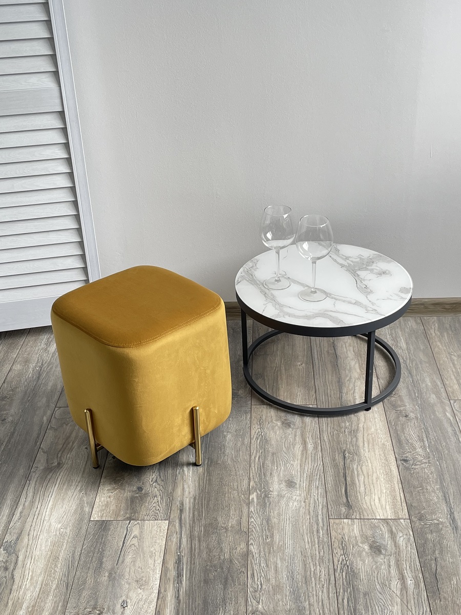 Пуф для гостиной АРЕС (ARES) цвет BLUVEL-68 желтый / золотой