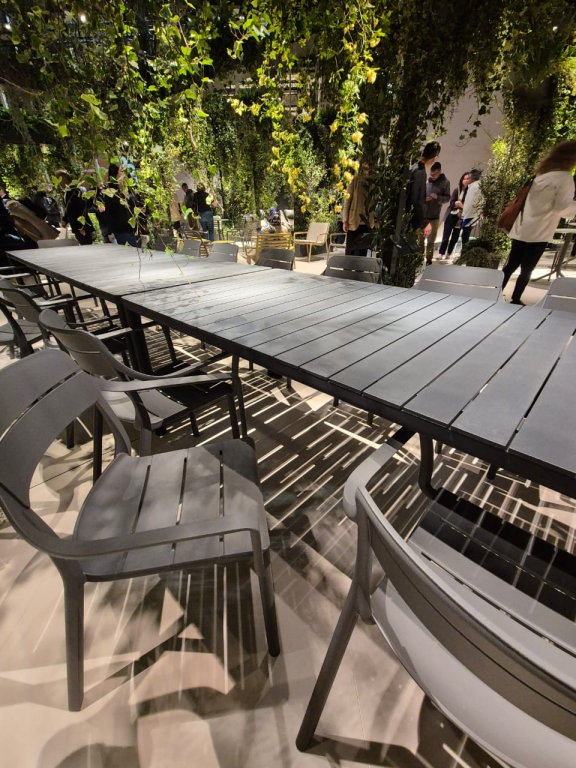 Кресло пластиковое Cassia антрацит