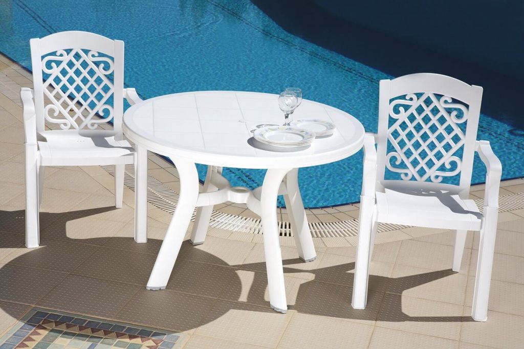 Стол пластиковый обеденный Truva белый